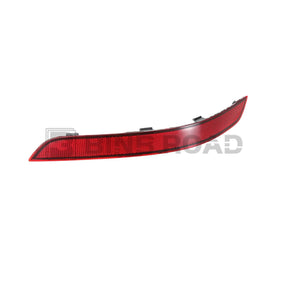 US 2048200374 + 2048200474 Rear Bumper Reflector