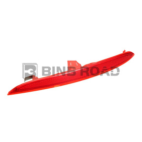 US 63147338807 + 63147338808 Rear Bumper Reflector