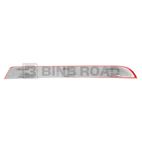 US 1668200374 + 1668200474 Rear Bumper Reflector