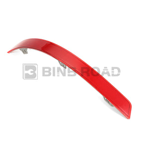 1668200374 + 1668200474 Rear Bumper Reflector