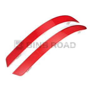 1668200374 + 1668200474 Rear Bumper Reflector