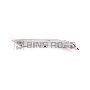 63146915039 + 63146915040 Rear Bumper Reflector