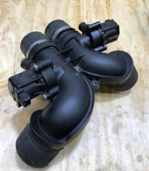 13717589643 Left Intake Duct Air Filter Housing Boot