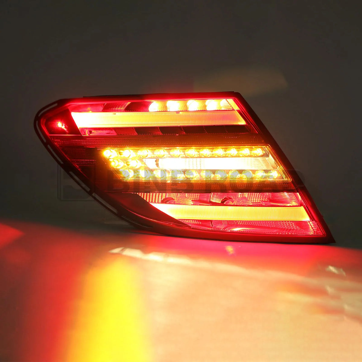 2049060603 + 2049060703 Halogen-Rückleuchteneinheit Fahrer- und Beifahrerseite