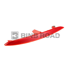 US 63147338807 + 63147338808 Rear Bumper Reflector