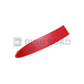 63147217315 + 63147217316 Rear Bumper Reflector-Sport Model