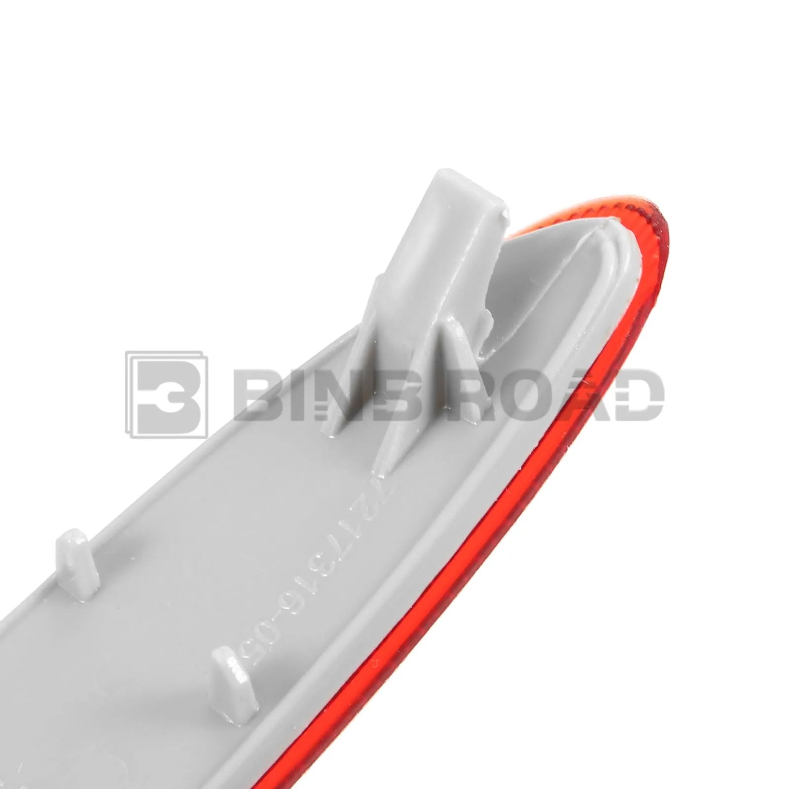 63147217315 + 63147217316 Rear Bumper Reflector-Sport Model